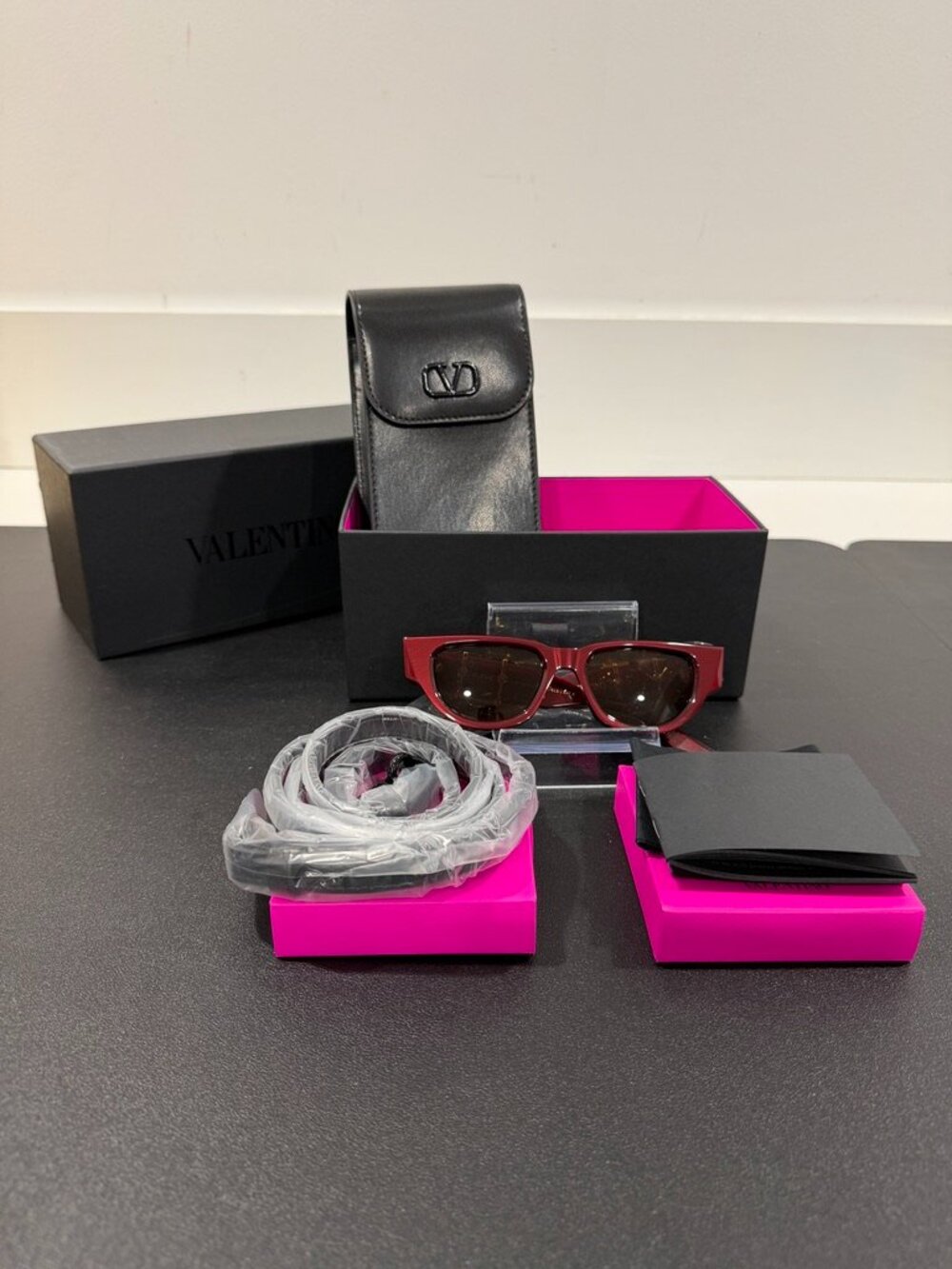 Valentino Cat Eye Sunglasses (JB1423)